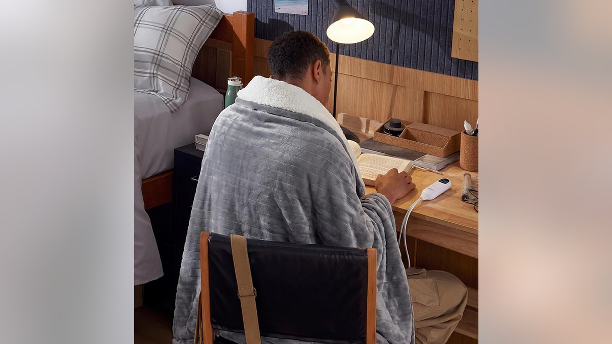 Stay warm with the six different heating temperatures.