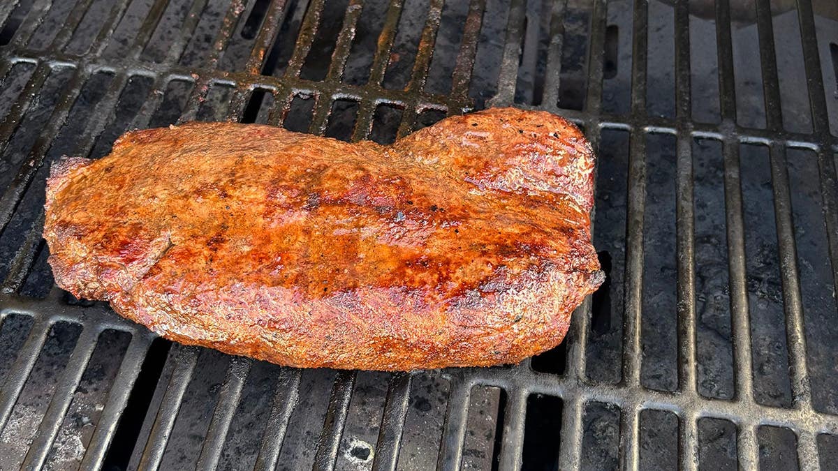 Screencaps reader Bob sends in his meat from his summer weekend grilling session.
