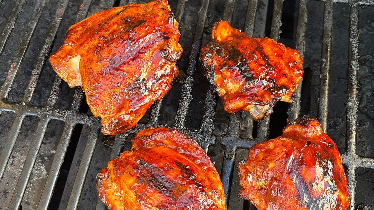 Screencaps reader Bob sends in his meat from his summer weekend grilling session.