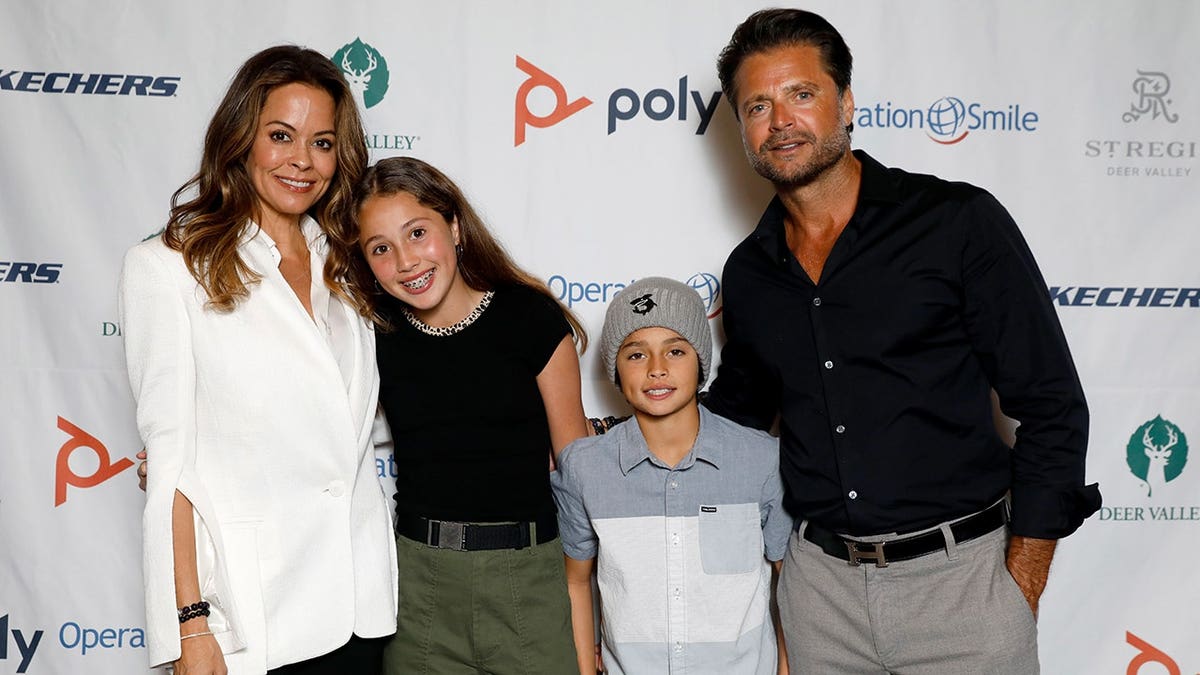 Brooke Burke and David Charvet with their kids in Park City, Utah in March 2019.