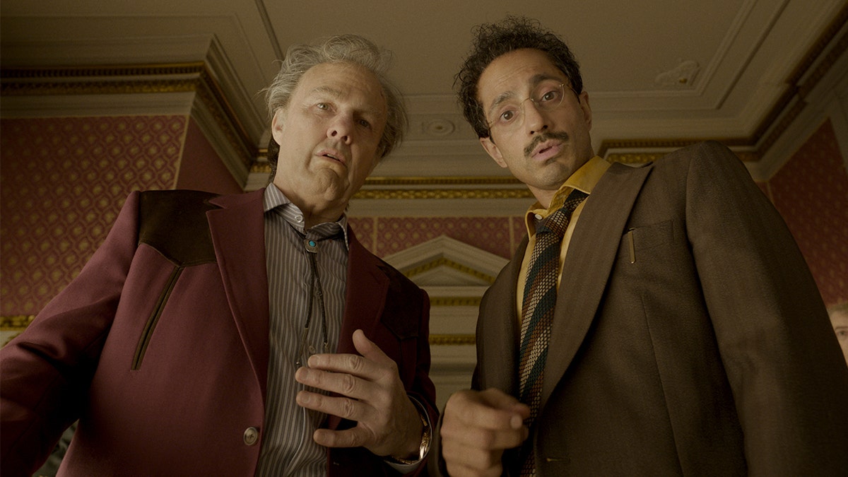 Tom Cruise, Riz Ahmed in Digger