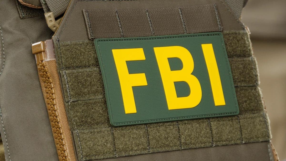 An FBI logo