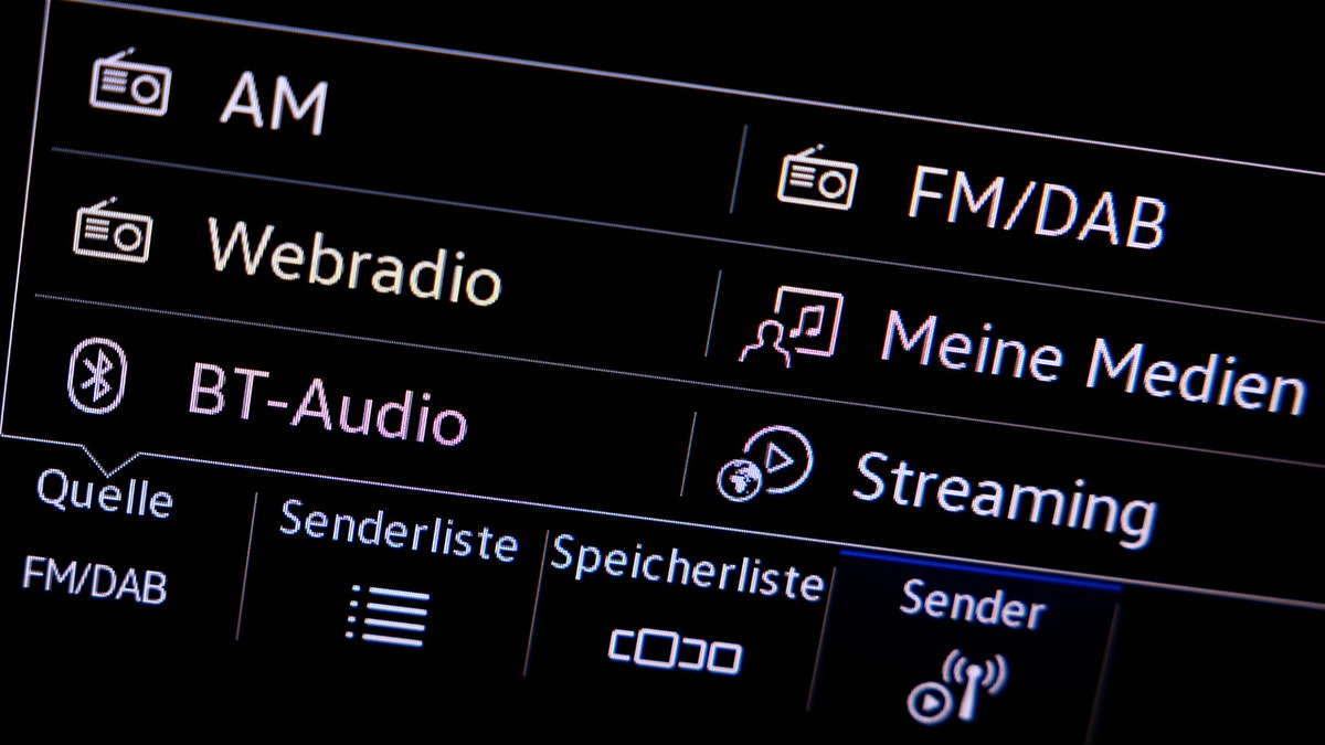 FM and AM radio on a screen.