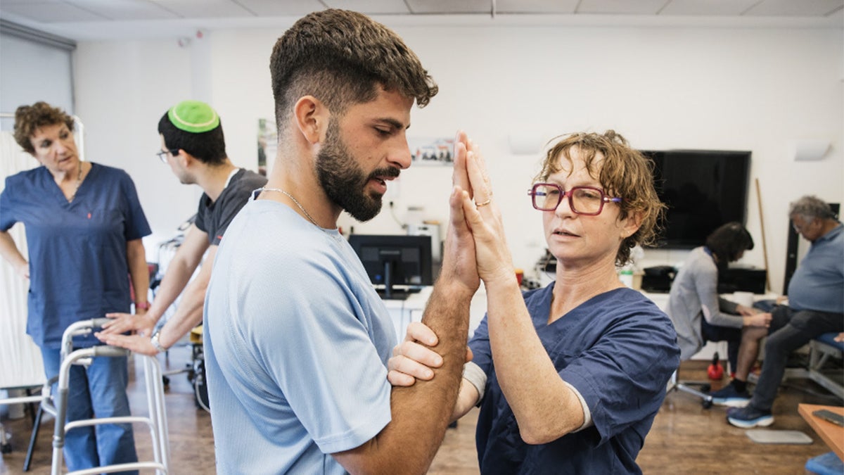 Injured IDF vet in rehab.