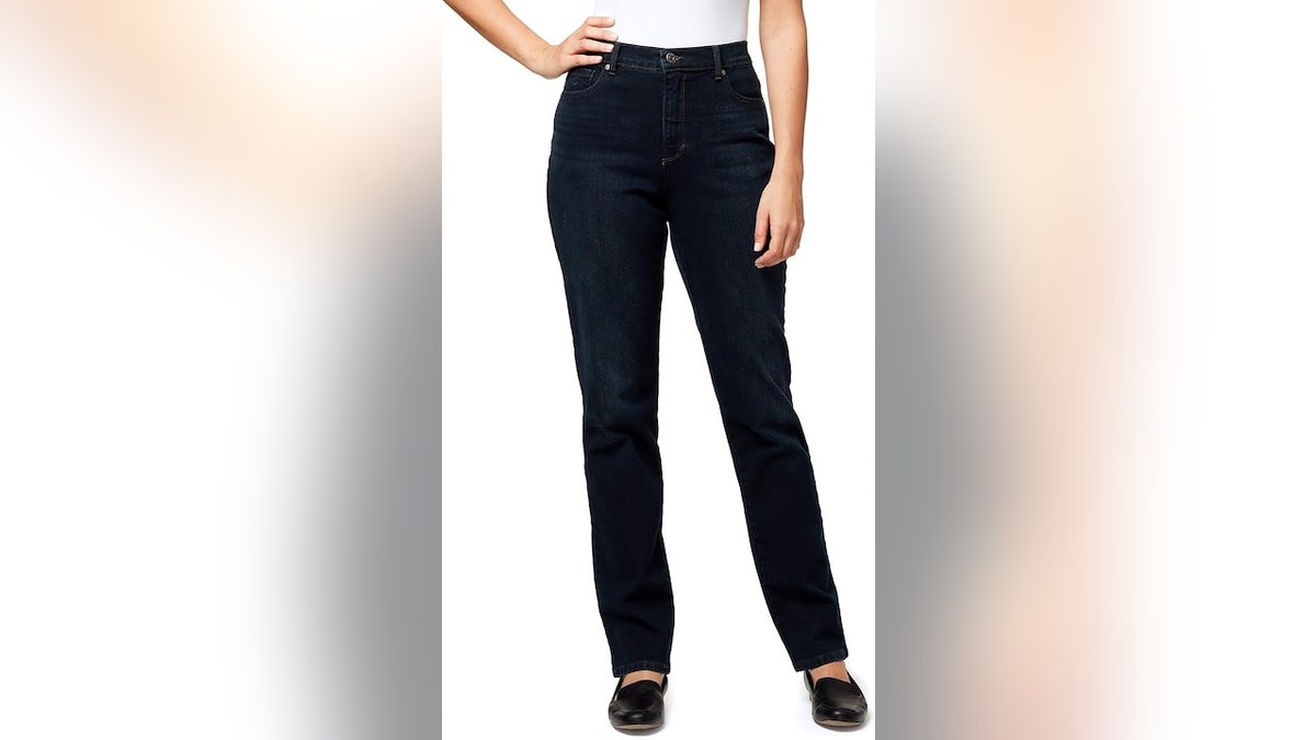 These jeans have a classic fit with a comfortable stretch.