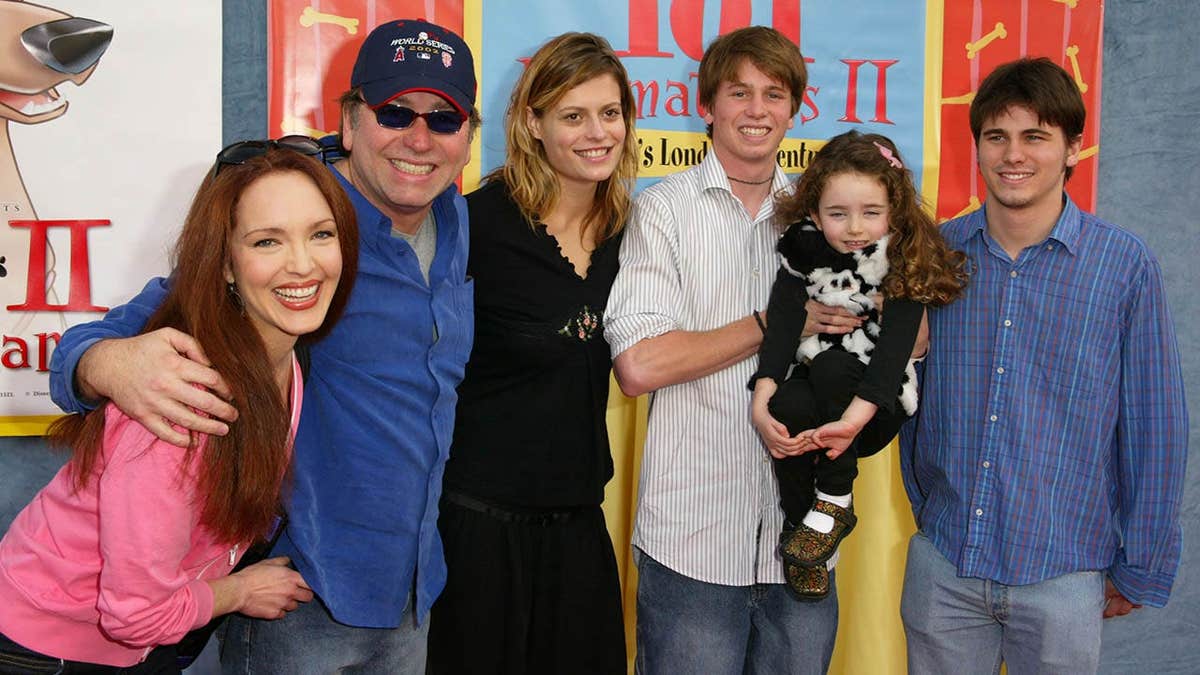 Amy Yasbeck, John Ritter, Carly Ritter, Tyler Ritter and Jason Ritter stand together at a premiere event.