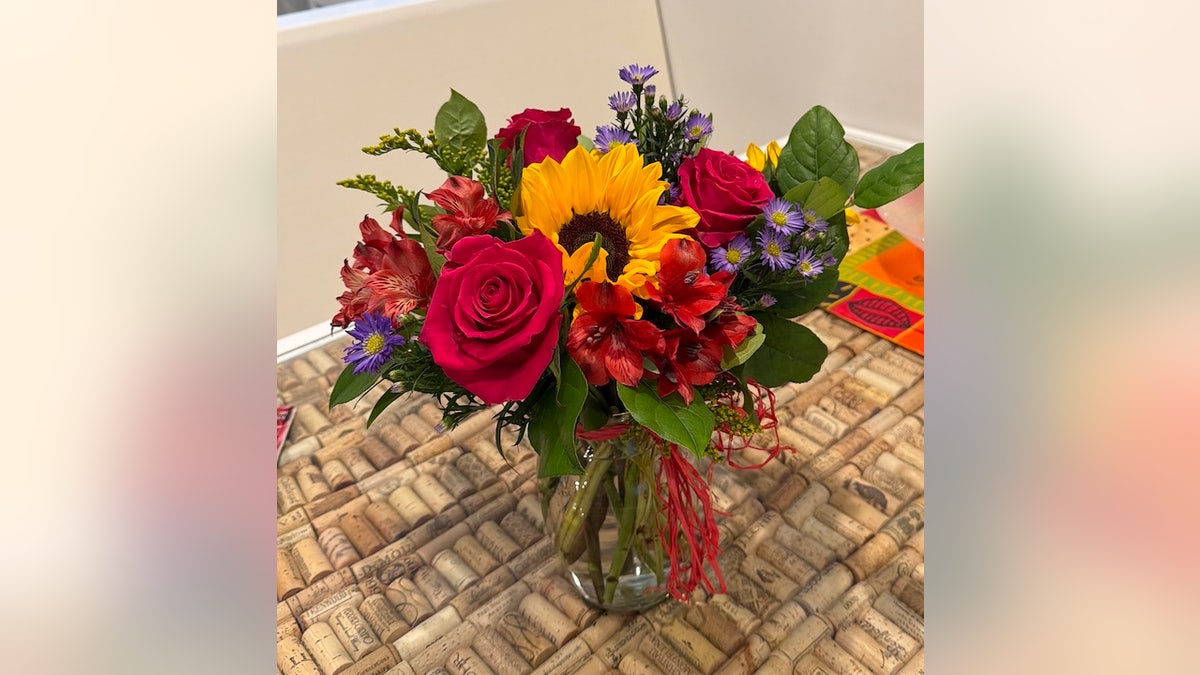 Send fresh flowers straight to someone's door.