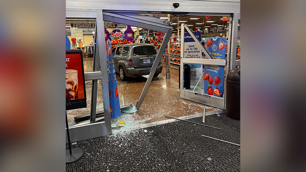 Texas man needing to use the bathroom crashes into Kroger