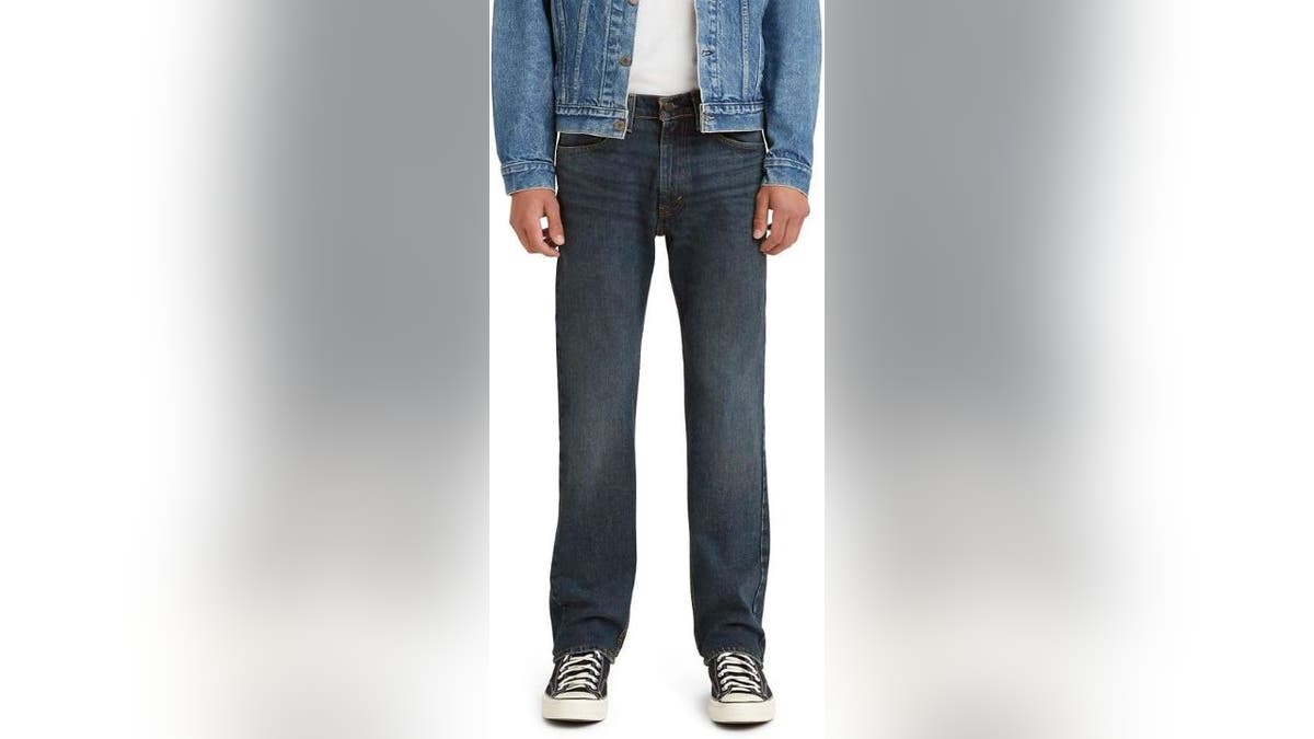 These regular fit jeans give you room to move.