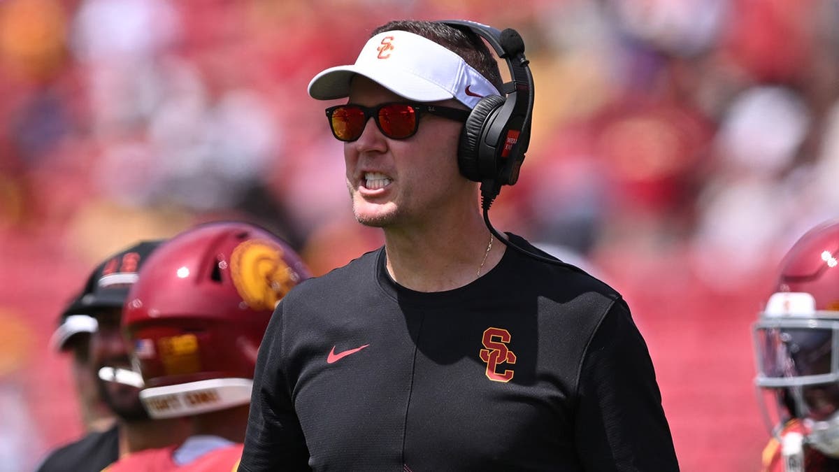 Lincoln Riley reacts during a game at Los Angeles Memorial Coliseum.
