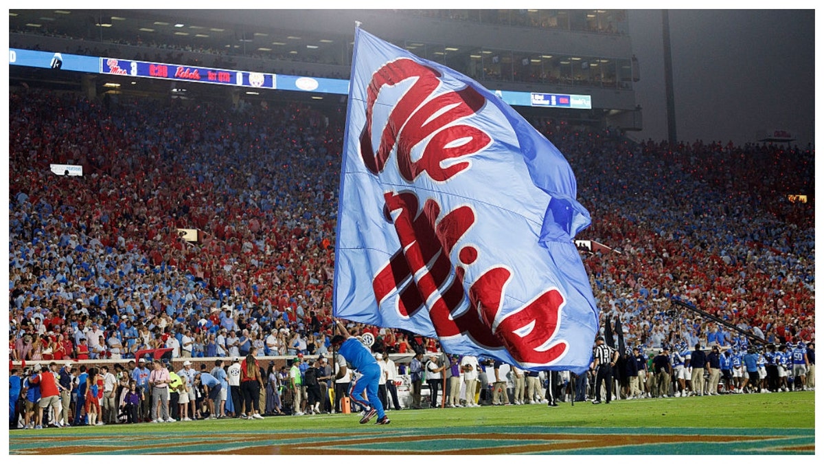 Ole Miss bandera