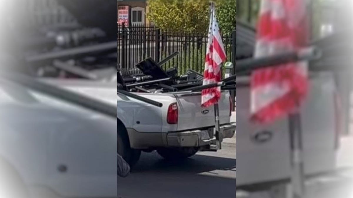 Man films himself taking down Flock cameras before arrest.