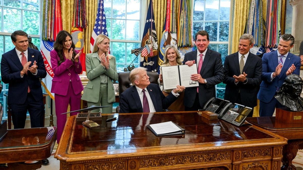 President Donald Trump Memphis Safe Task Force guests in oval