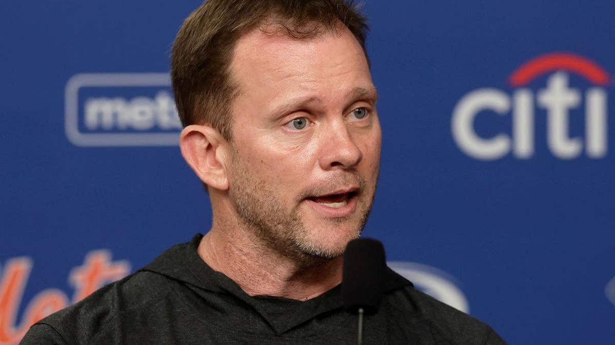 Andy Green, interim manager of the New York Mets, speaks to media.