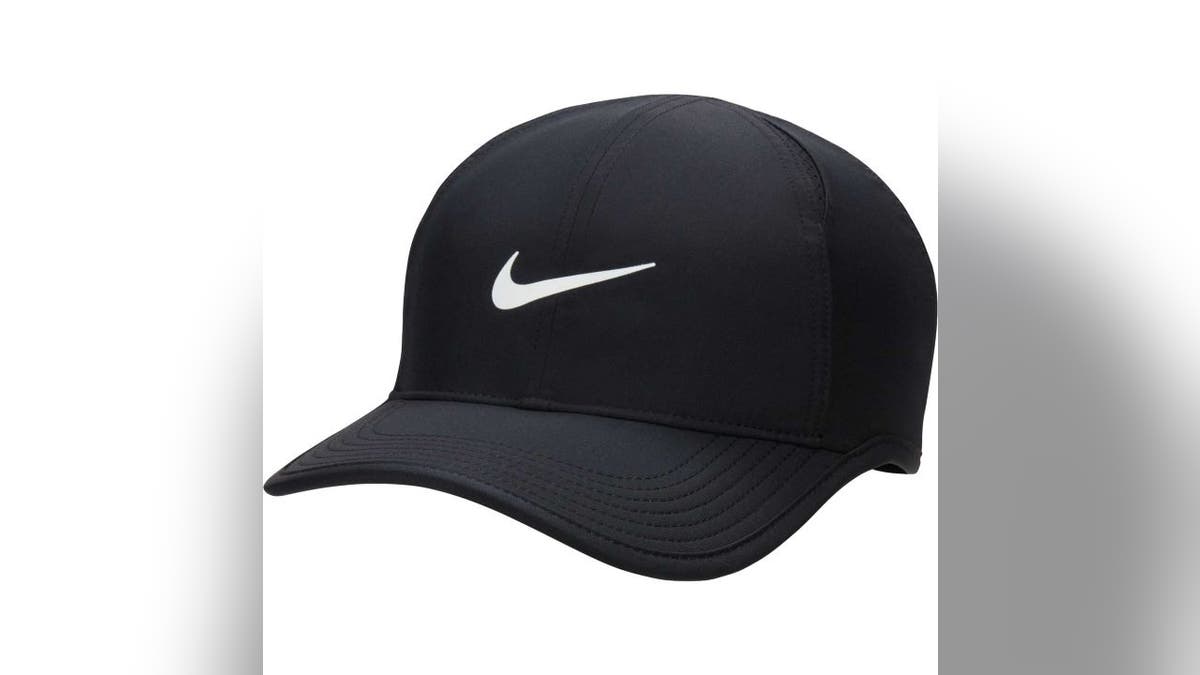 Throw on this Nike hat for a neutral coach look.