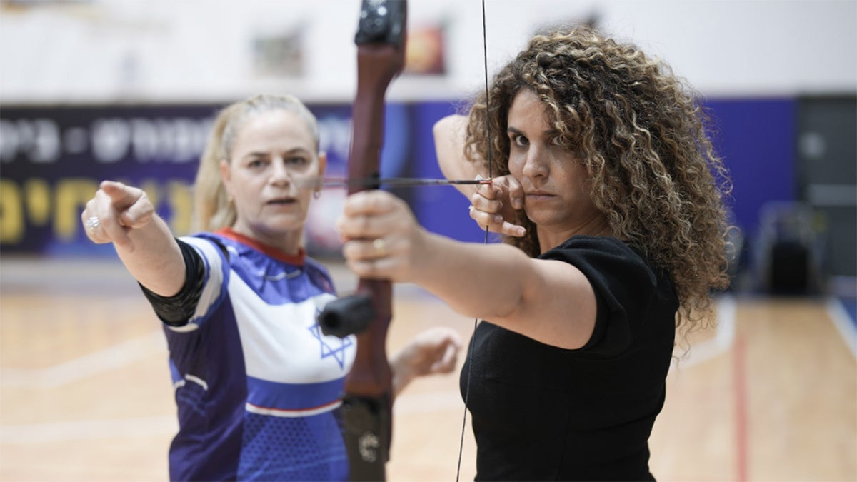 IDF vet learning archery