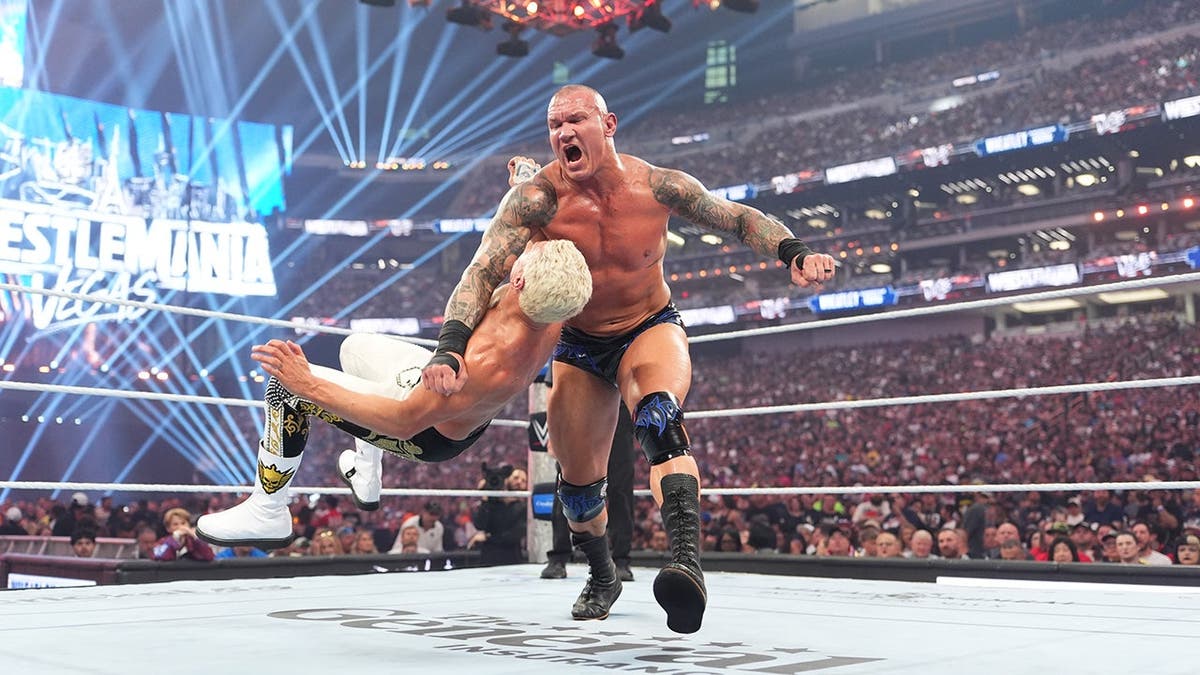 Randy Orton wrestles Cody Rhodes during WrestleMania 42 at Allegiant Stadium.