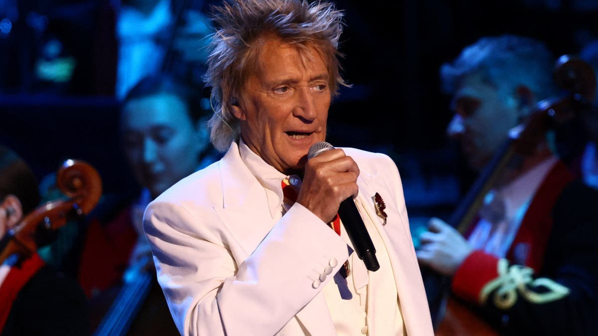 Rod Stewart performs onstage at the Royal Albert Hall.