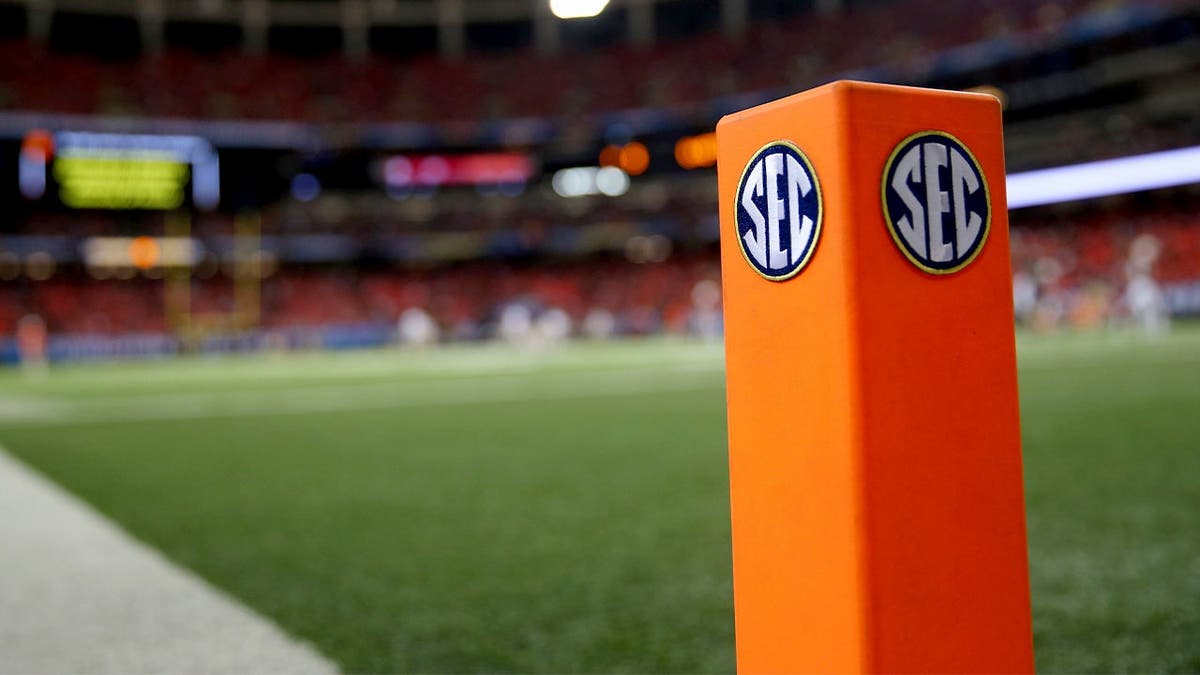 SEC pylon