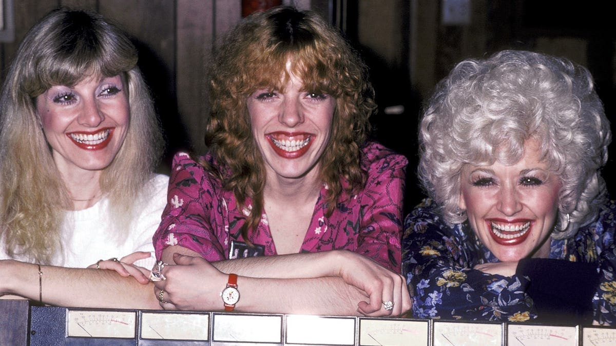 Dolly Parton, Stella Parton, Freida Parton in the recording studio in California in January 1981.