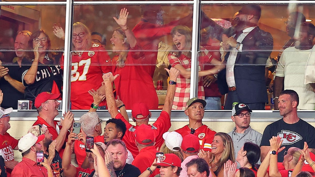 Taylor Swift Chiefs game