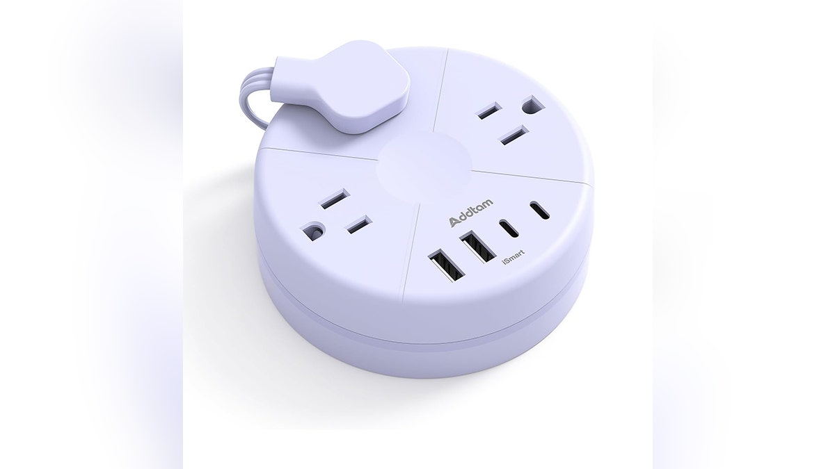 Bring all the outlets you need with you wherever you go.