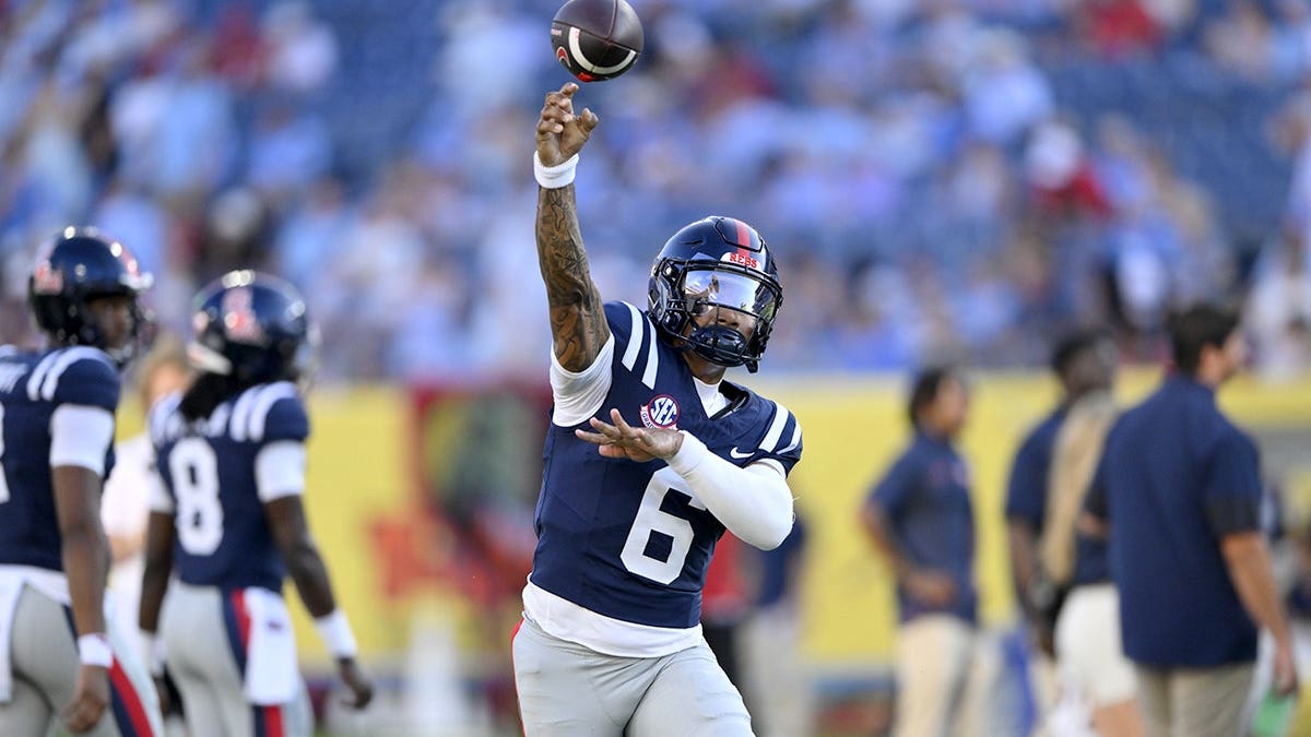 Trinidad Chambliss warms up at Nissan Stadium.