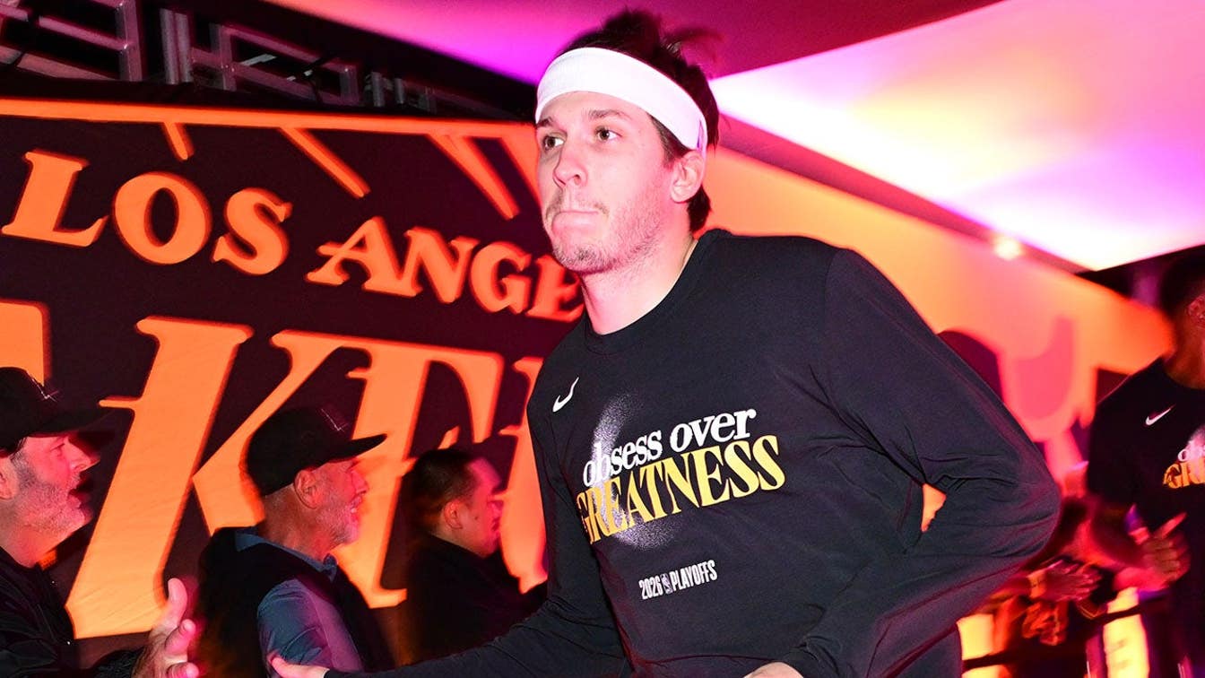 Ο Austin Reaves και η κοπέλα του που κουνιέται με μπικίνι έχουν ένα Σαββατοκύριακο για την Ημέρα της Εργασίας σε μια βάρκα