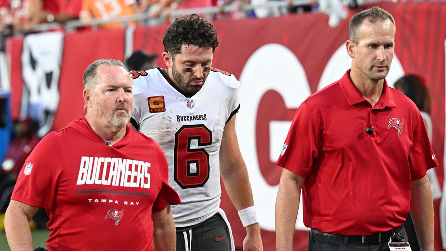 Bucs fornece atualizações sobre lesões de Baker Mayfield enquanto o time se prepara para jogar com um novato não draftado como quarterback