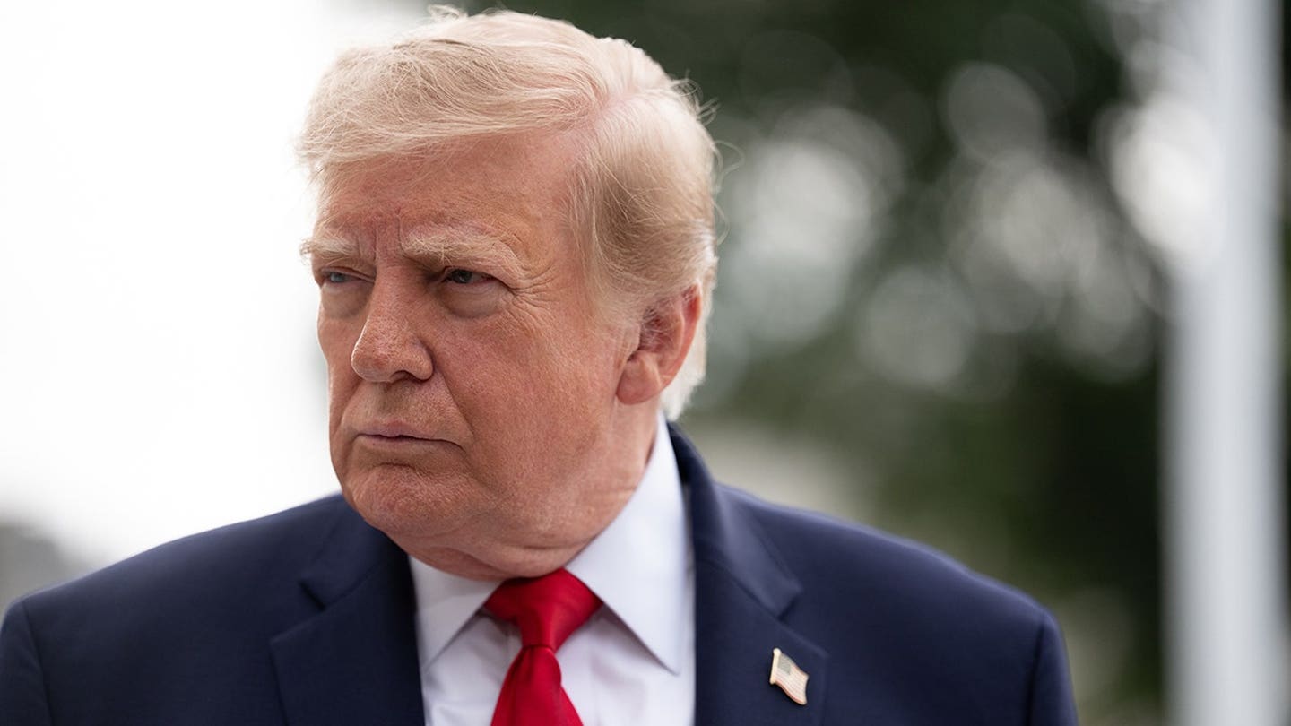 Juez de Obama detiene intento de despido de Trump mientras autoridad legal de décadas prepara una posible reversión importante