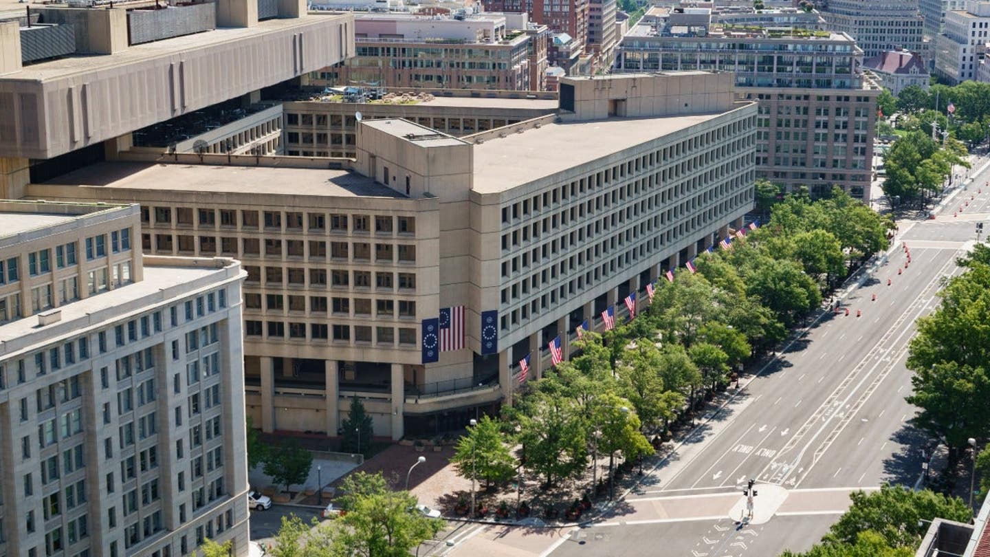 Το FBI ερευνά μετά τον ισχυρισμό των χάκερ του ShinyHunters για κλοπή προσωπικών δεδομένων πρακτόρων