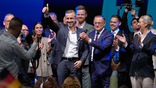 Ulrich Siegmund shows thumbs up