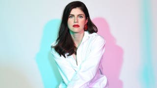 Alexandra Daddario stuns in gingham bikini months after split from husband Andrew Form