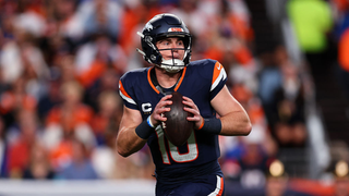Denver Los Broncos remontan tras ir perdiendo 16-0 al descanso y vencen a los Rams de Los Ángeles en un partido que ya es un clásico