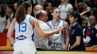 La estrella del baloncesto femenino italiano arremete contra el árbitro tras fallar el tiro que habría empatado el partido contra EE. UU. en el Mundial Femenino