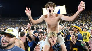 Michigan Fue alucinante ver a los aficionados invadir el campo tras ganar a un equipo de la MAC; un vídeo de un aficionado de l Ole Miss se hace viral y la LSU se lleva la victoria