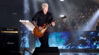 NFL's Week 1 9/11 tribute begins in Seattle with wild guitar solo during national anthem