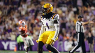 Se recrudece el enfrentamiento entre la LSU y «Ole Miss », ya que a la estrella de los Tigers le han entregado los documentos de una demanda a la salida de las instalaciones de fútbol americano
