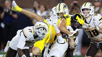 College football world thought Michigan suffered loss before puzzling ref move - Fox News