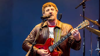 Country music star shreds entitled artists with a brutally blunt warning - Fox News