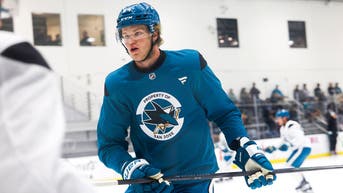 NHL's tallest draft pick ever floors challenger who looked like his little brother - Fox News