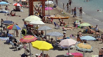 Shocking brawl over lounge chairs at famous beach leaves a man dead, others facing charges - Fox News