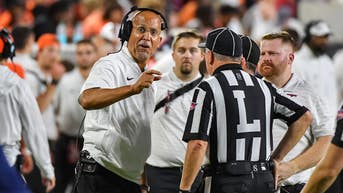 James Franklin cuestiona la bandera «antiamericana» que se lanzó para chocar los cinco con los cadetes - Fox News