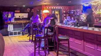 Massachusetts Un bar de lesbianas desata la indignación tras relajar las normas sobre el uso de la mascarilla una noche a la semana - Fox News