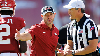 Arkansas fans stay away as Georgia routs Razorbacks in nearly empty stadium - Fox News