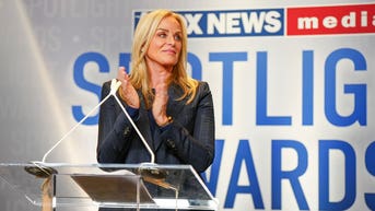 Los premios «Spotlight» de FOX News Media rinden homenaje a las estrellas que trabajan entre bastidores en la empresa - Fox News