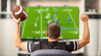 This $1,400 75-inch TV just dropped to under $800 on Amazon for NFL season