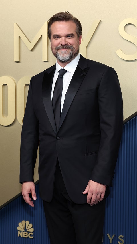 LOS ANGELES, CALIFORNIA - 14 DE SEPTIEMBRE: David Harbour asiste a la 78.ª edición de los Premios Primetime Emmy en el teatro Peacock el 14 de septiembre de 2026 en Los Angeles, California. (Foto de Kevin Mazur/Getty Images)