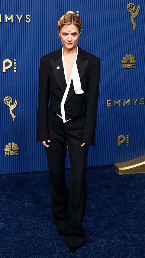 Louisa Jacobson en la 78.ª edición de los Premios Emmy, celebrada en el Teatro « Peacock » el 14 de septiembre de 2026 en Los Ángeles, California. (Foto de Alberto Rodríguez/Deadline vía Getty Images)