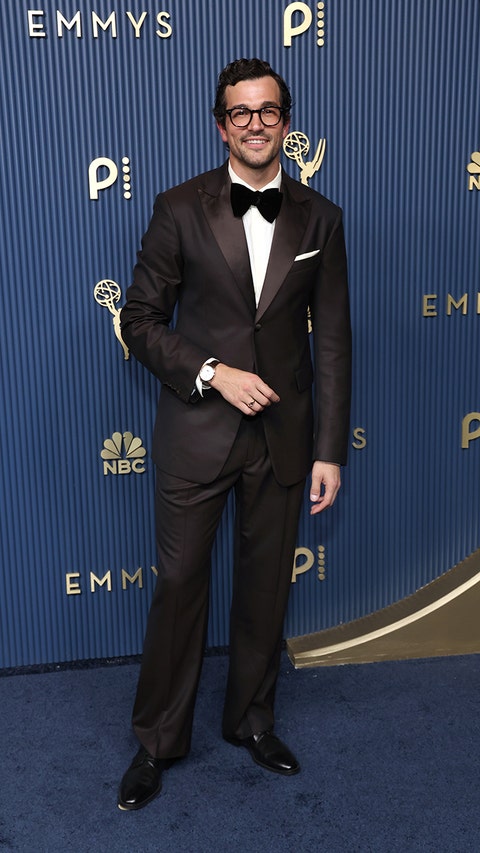 78.ª EDICIÓN DE LOS PREMIOS EMMY EN HORARIO DE MÁXIMA AUDIENCIA -- En la imagen: Paul Anthony Kelly llega a la 78.ª edición de los Premios Emmy en horario de máxima audiencia, celebrada en el Teatro del Peacock , el 14 de septiembre de 2026. -- (Foto: Jesse Grant/NBC vía Getty Images)